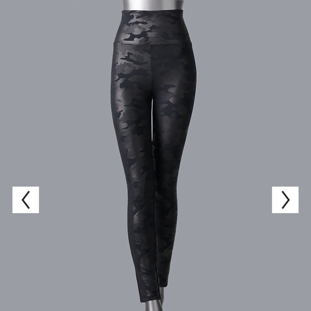 (SOLD) Vera Wang Faux Leather Black Camo Leggings